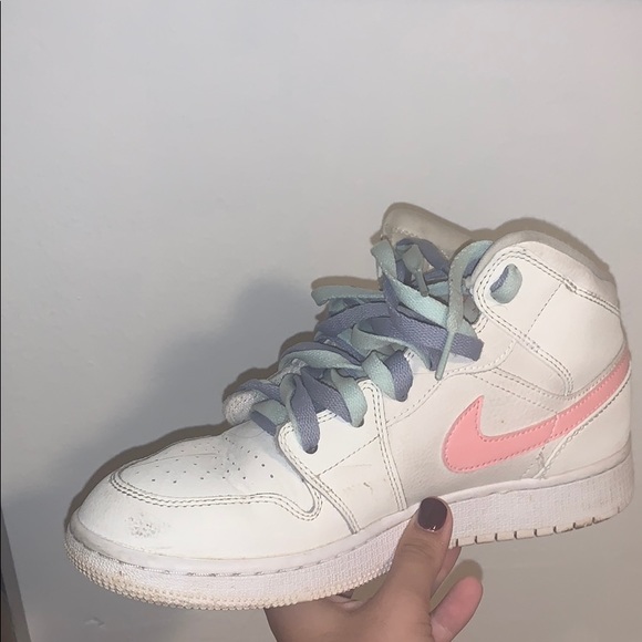 Jordan 1 Mid Swoosh Nike